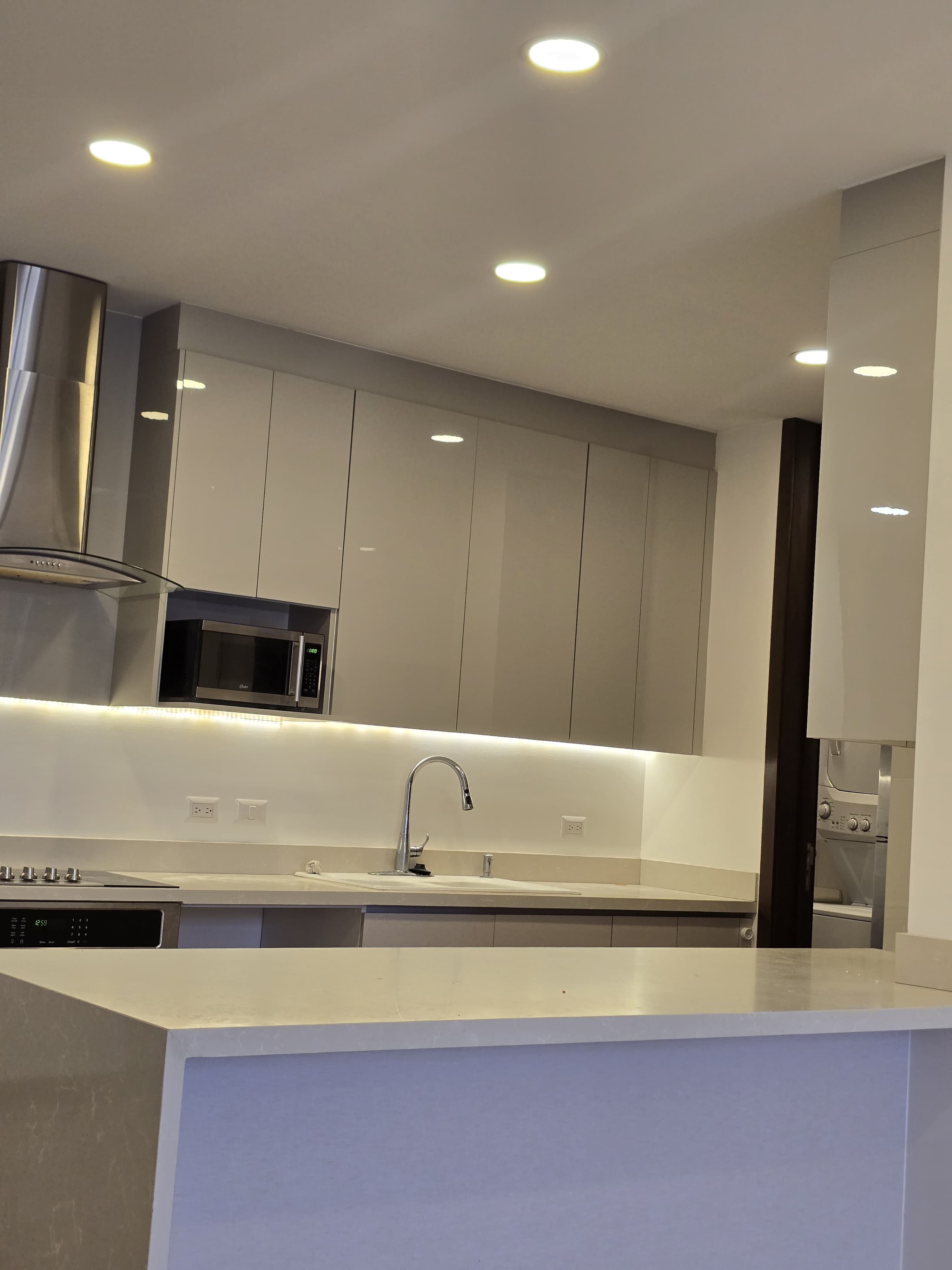 Remodelación y Acabados de Apartamento - Fotografía
